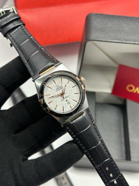 ساعة omega